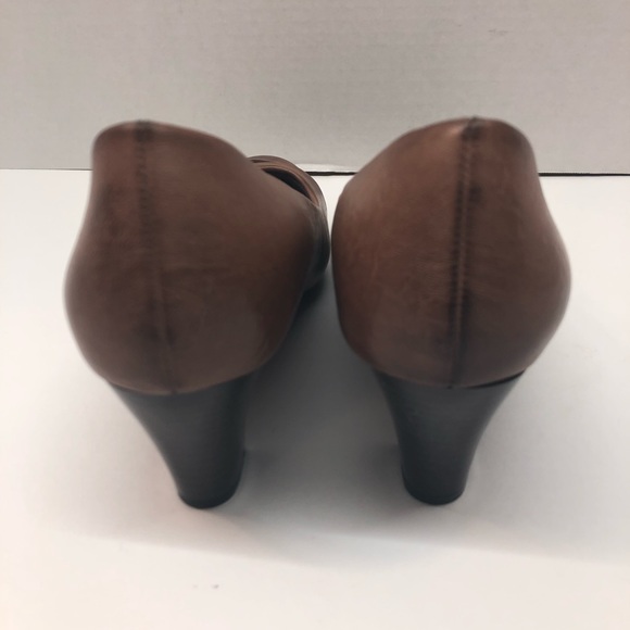 Rasolli brown 2 1-2” heels size 6 - Picture 4 of 7